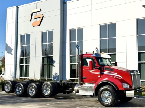Photos of 2020 KENWORTH T880 for sale in New Lenox, IL at Forge Truck Centers - Illinois