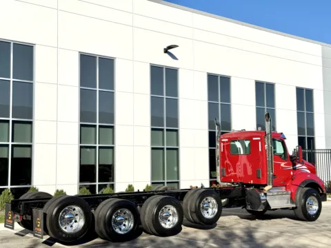 More photos of 2020 KENWORTH T880 at Forge Truck Centers - Illinois, IL