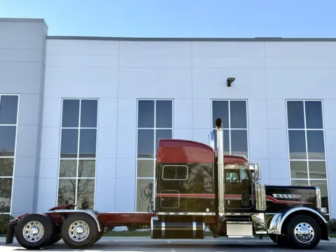 Another view of 2019 PETERBILT 389 for sale in New Lenox, IL at Forge Truck Centers - Illinois