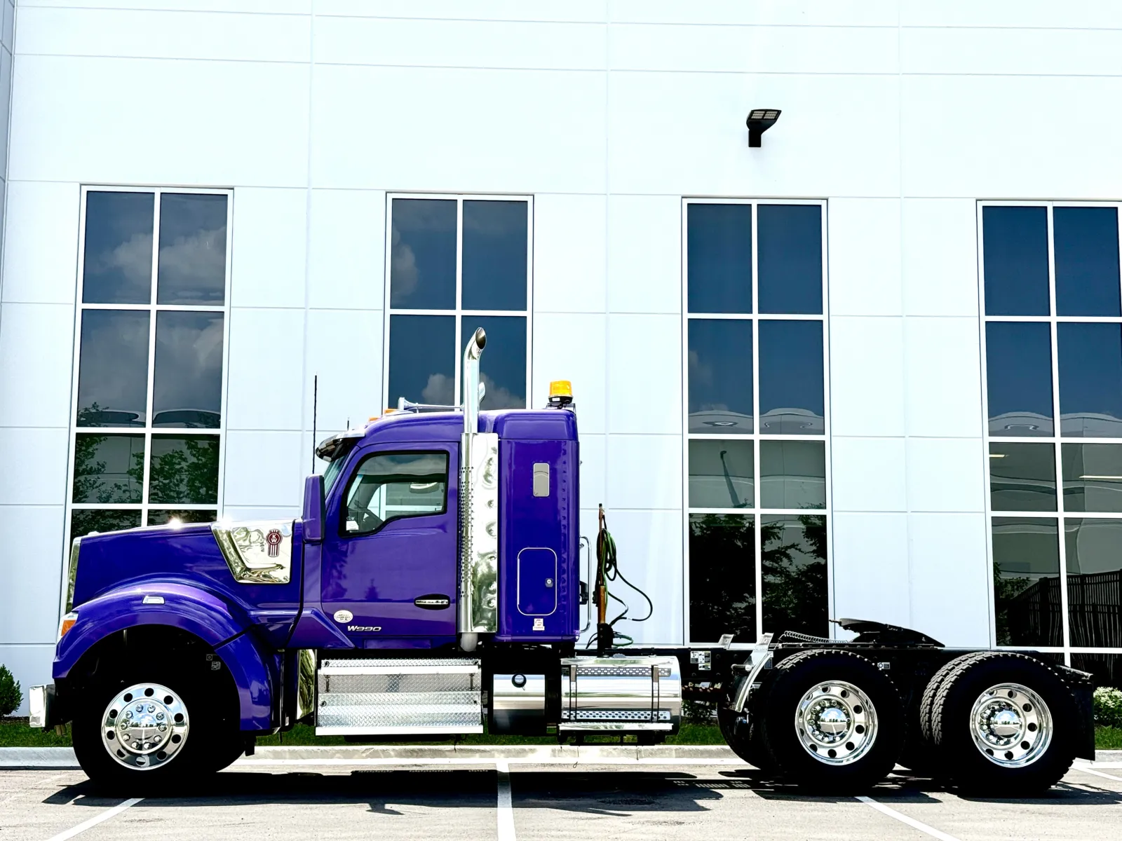 Ken Used 2020 KENWORTH W990 for sale in New Lenox, IL at Forge Truck