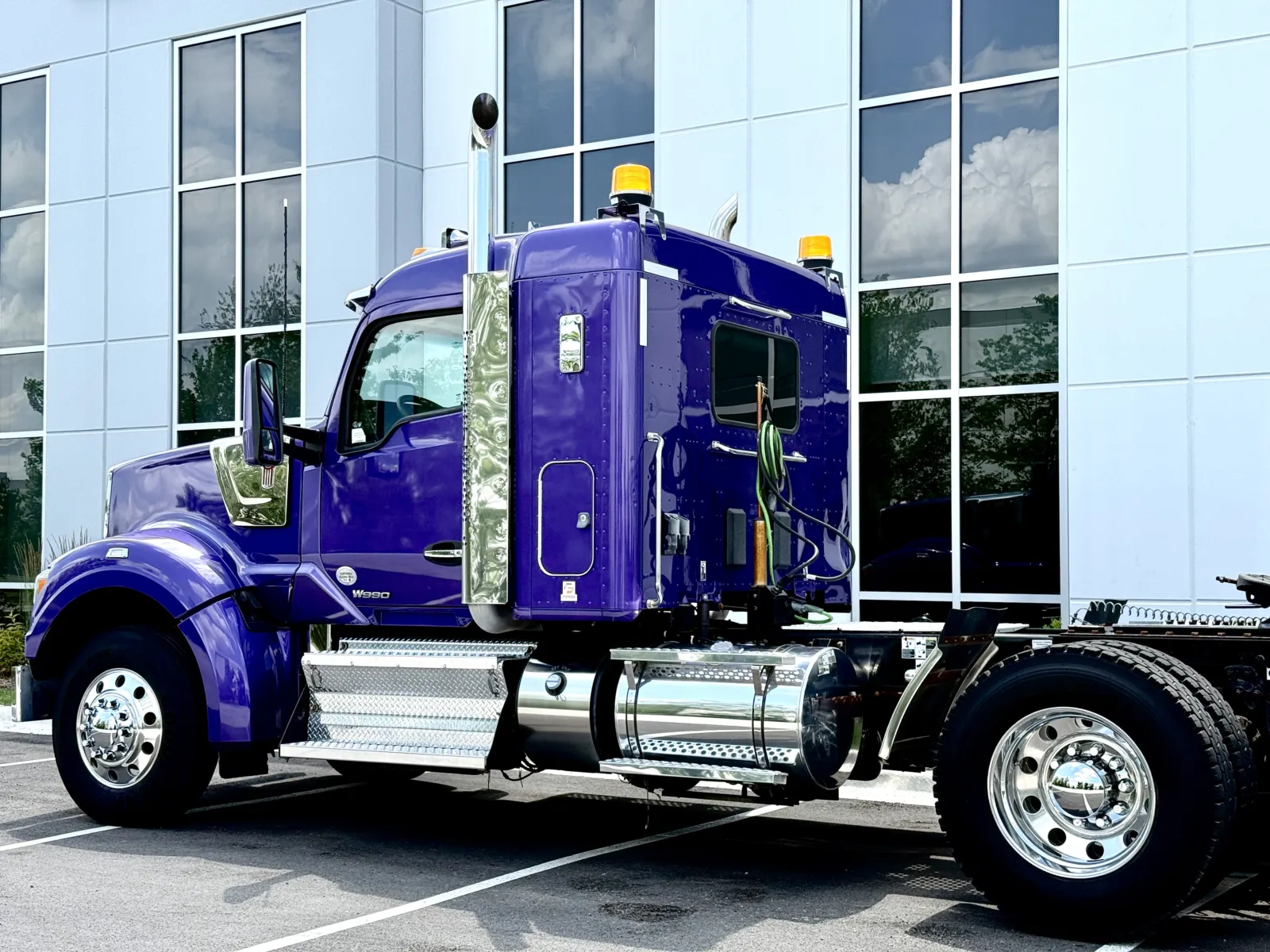 2020 Kenworth W990 - image 8