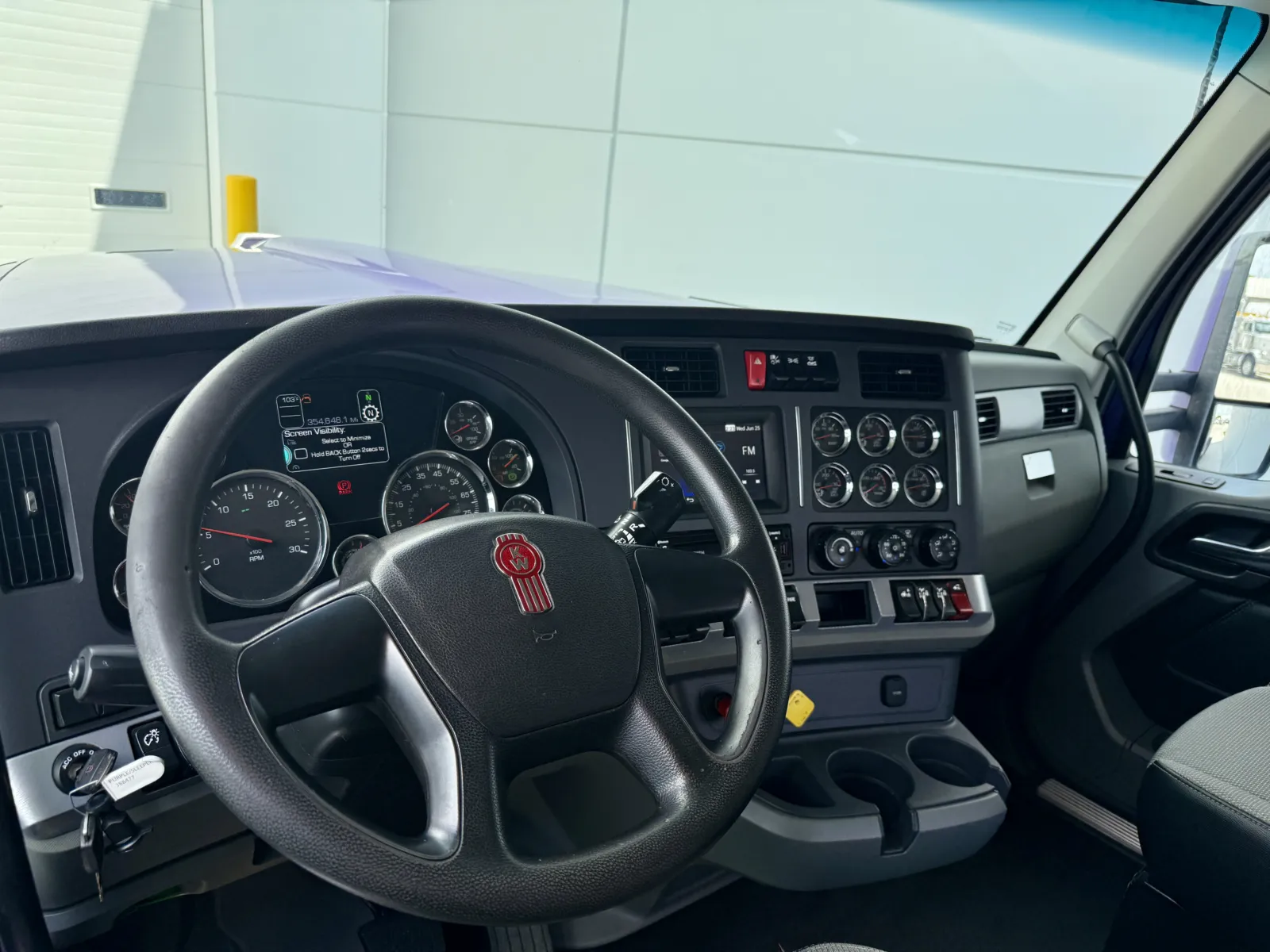 2020 Kenworth W990 - image 15