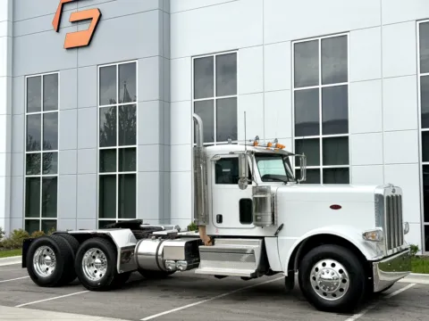 Photos of 2020 PETERBILT 389 for sale in New Lenox, IL at Forge Truck Centers - Illinois