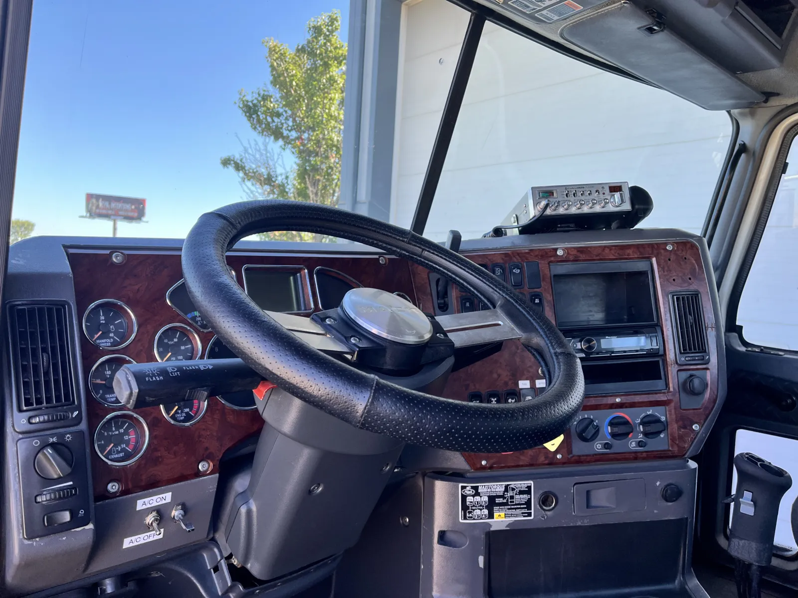 2008 Mack - image 15