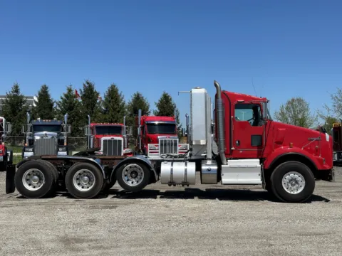 Another view of 2012 KENWORTH T800 for sale in New Lenox, IL at Forge Truck Centers - Illinois
