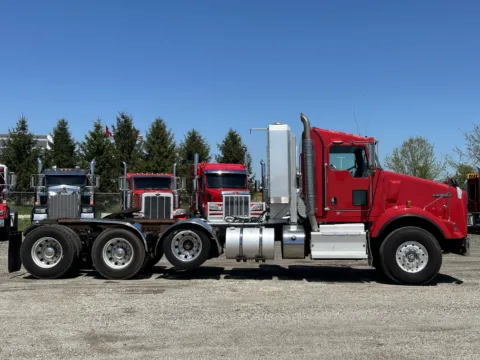 Another view of 2012 KENWORTH T800 for sale in New Lenox, IL at Forge Truck Centers - Illinois