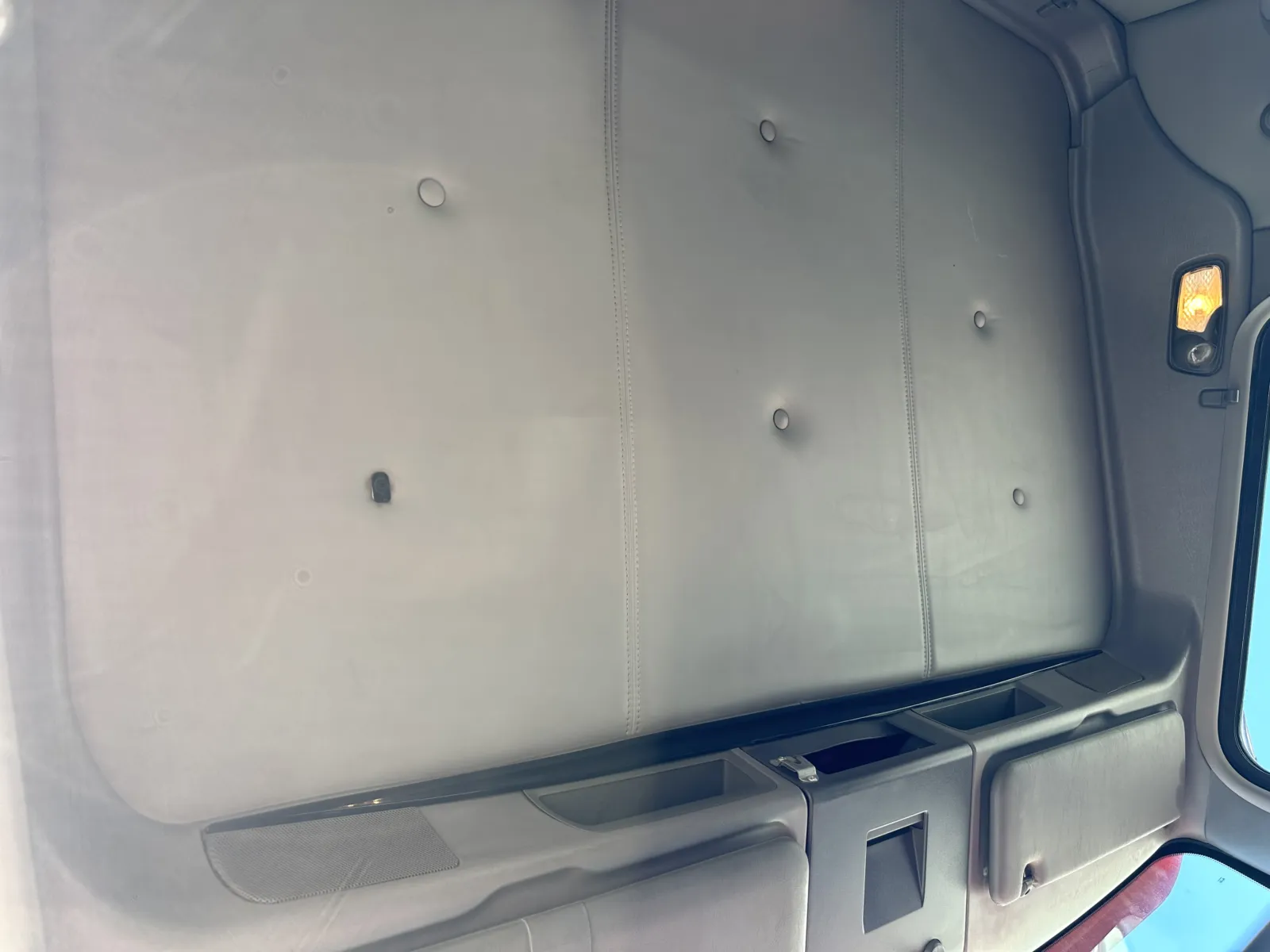 2012 Kenworth T800 - image 21