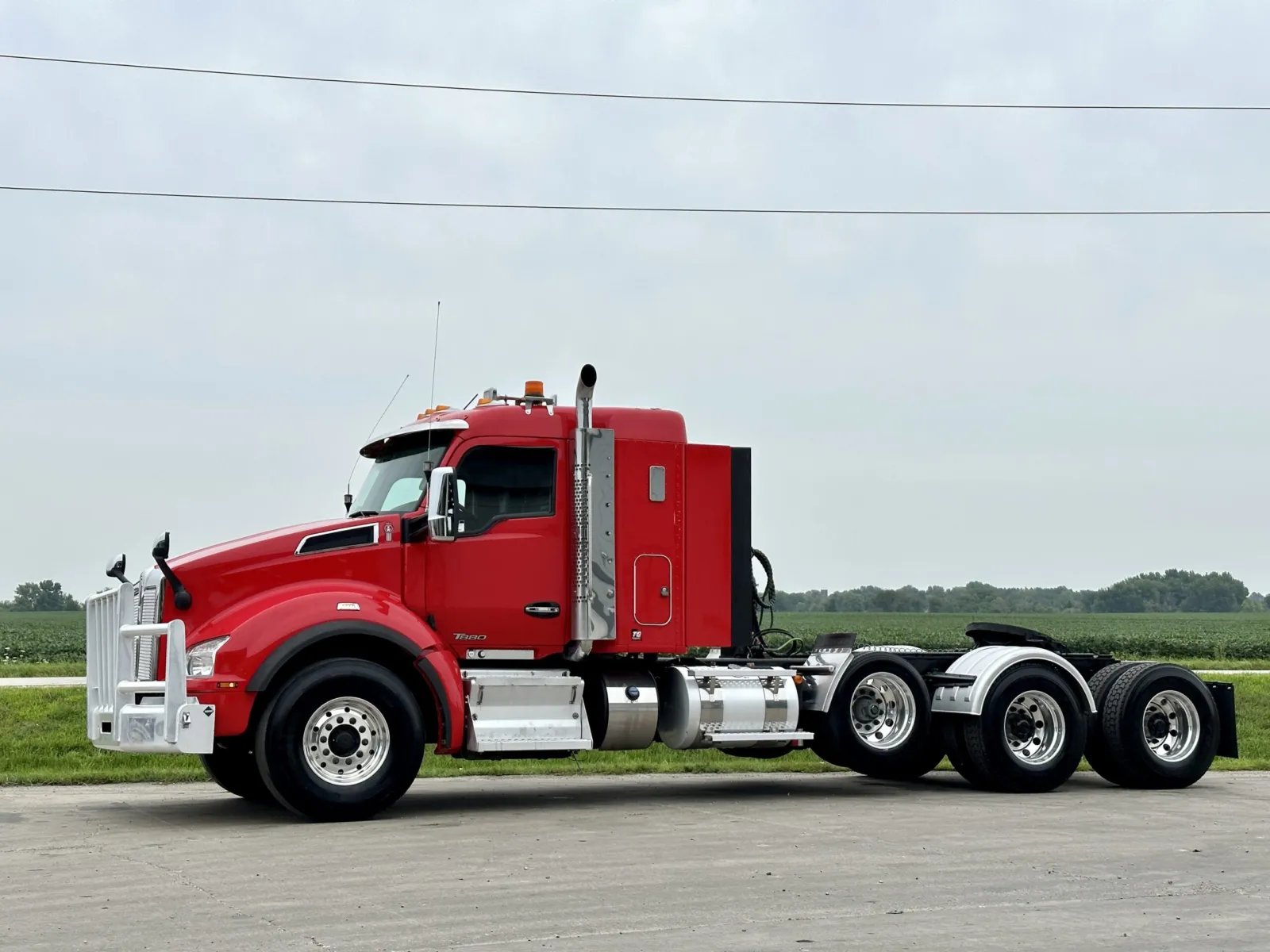 2020 Kenworth T880 - image 2