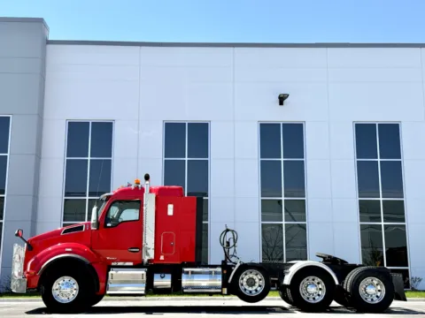 More photos of 2020 KENWORTH T880 at Forge Truck Centers - Illinois, IL