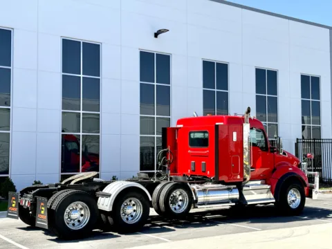 More photos of 2020 KENWORTH T880 at Forge Truck Centers - Illinois, IL