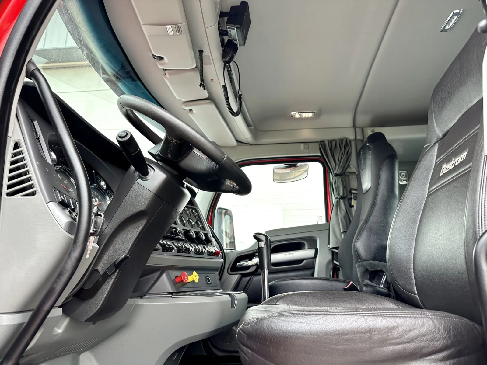 2020 Kenworth T880 - image 14