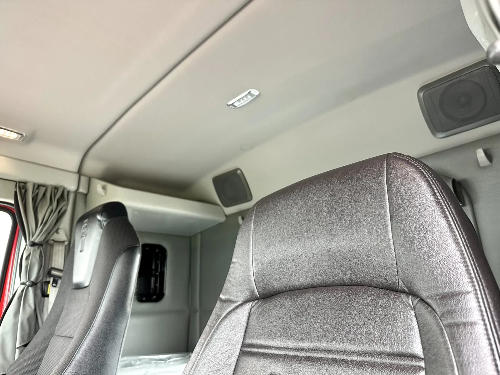 2020 Kenworth T880 - image 20