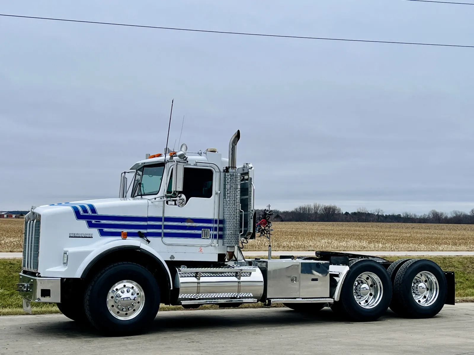 1998 Kenworth T800 - image 2