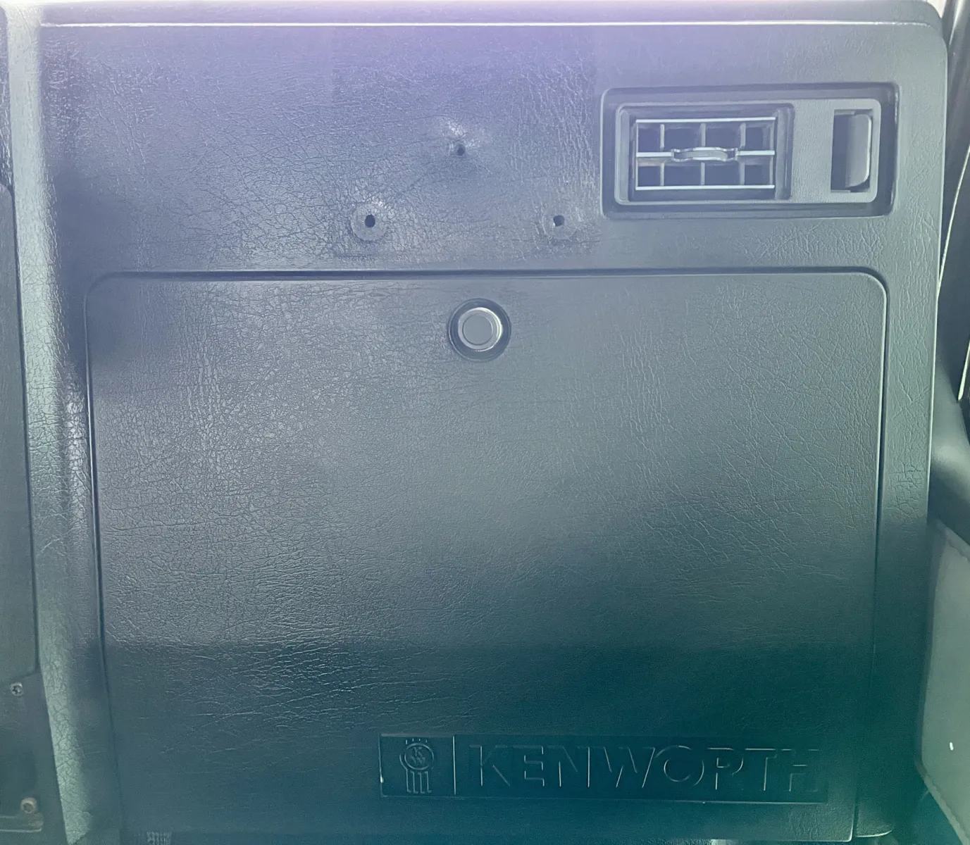 1998 Kenworth T800 - image 19