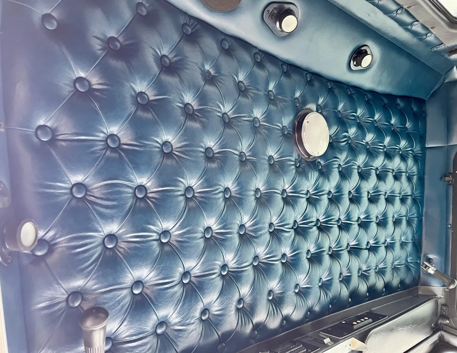 1998 Kenworth T800 - image 21