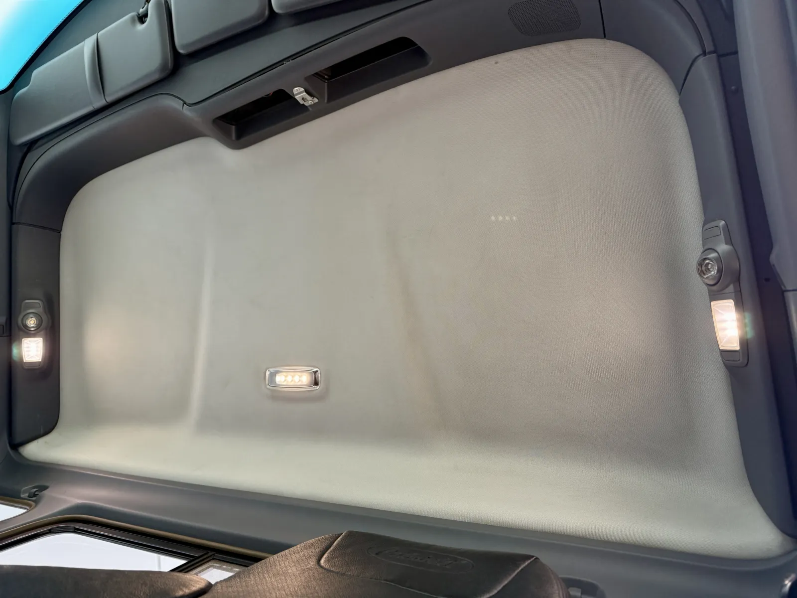 2015 Peterbilt 567 - image 21