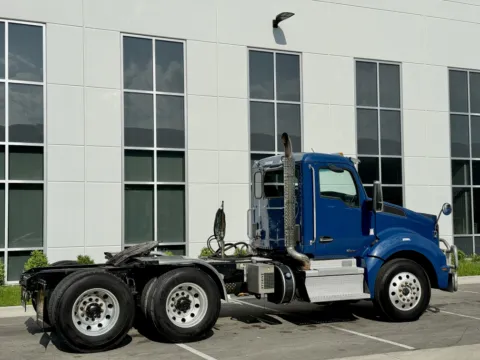 More photos of 2019 KENWORTH T880 at Forge Truck Centers - Illinois, IL