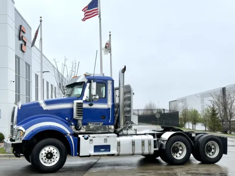 2012 MACK TITAN TD713 for sale in New Lenox, IL