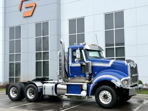 Photos of 2012 MACK TITAN TD713 for sale in New Lenox, IL at Forge Truck Centers - Illinois