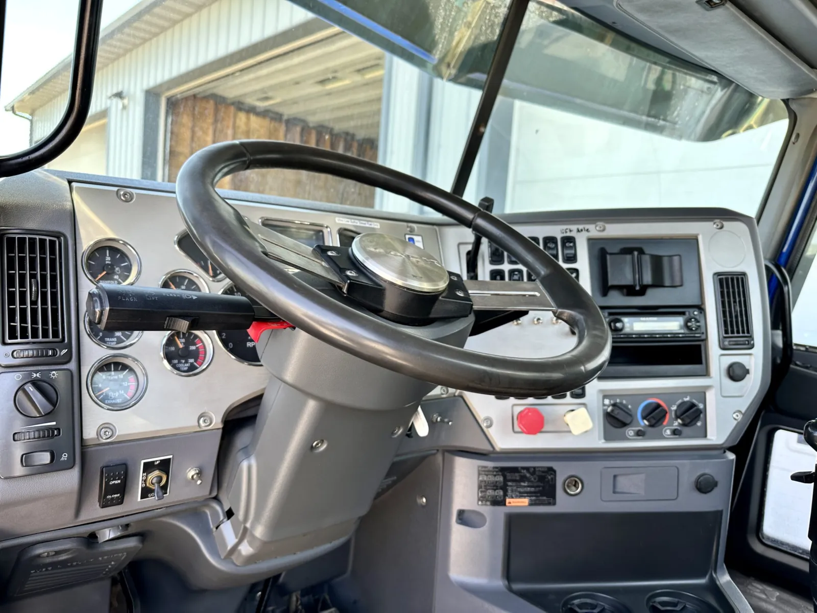 2012 Mack - image 15