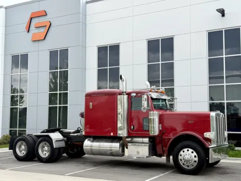 Photos of 2008 PETERBILT 389 for sale in New Lenox, IL at Forge Truck Centers - Illinois