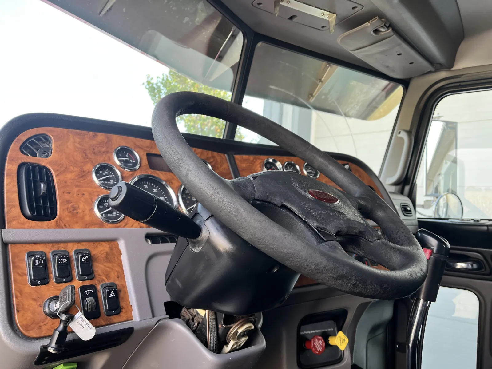 2008 Peterbilt 389 - image 15
