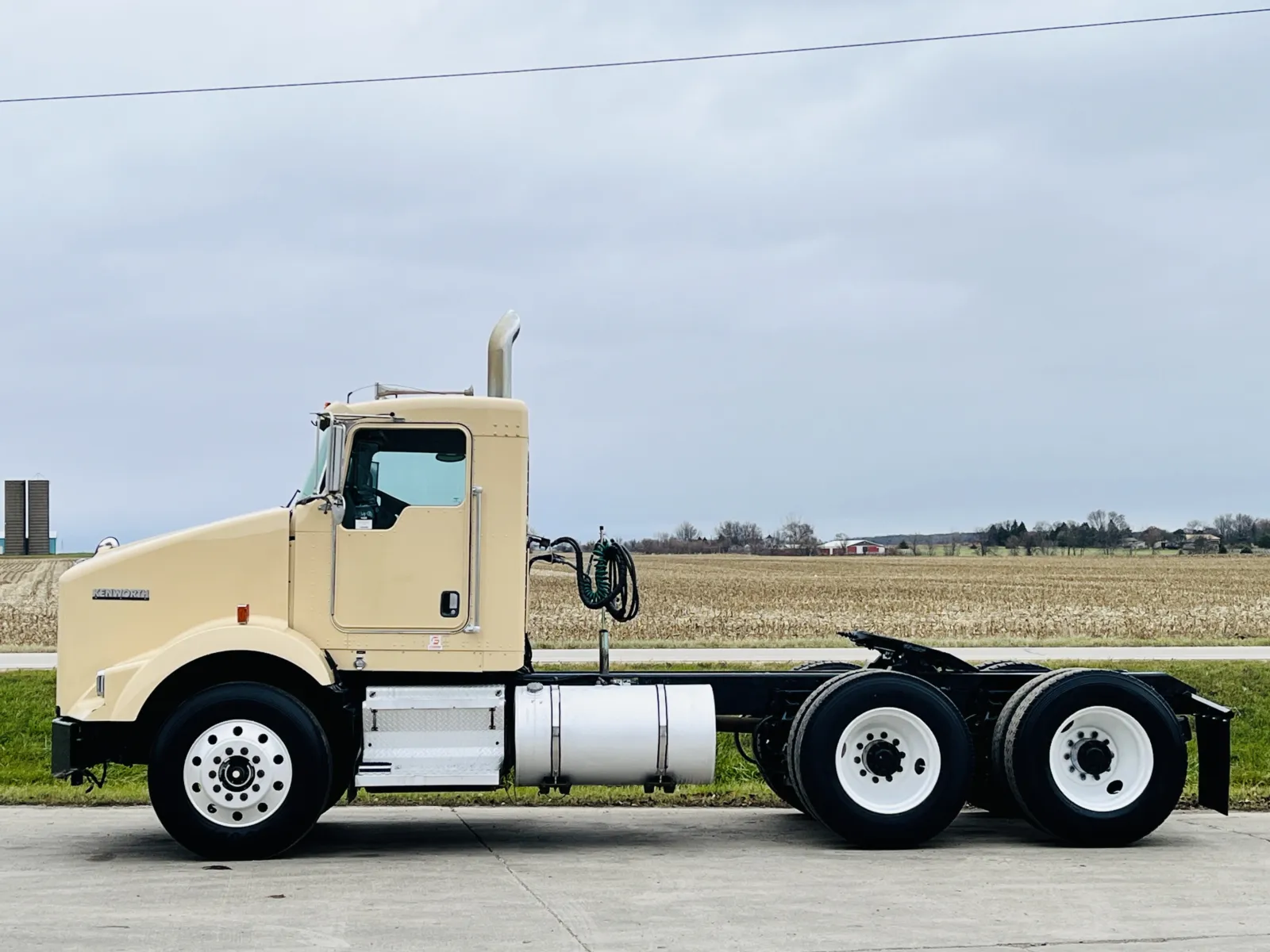 2008 Kenworth T800 - image 4