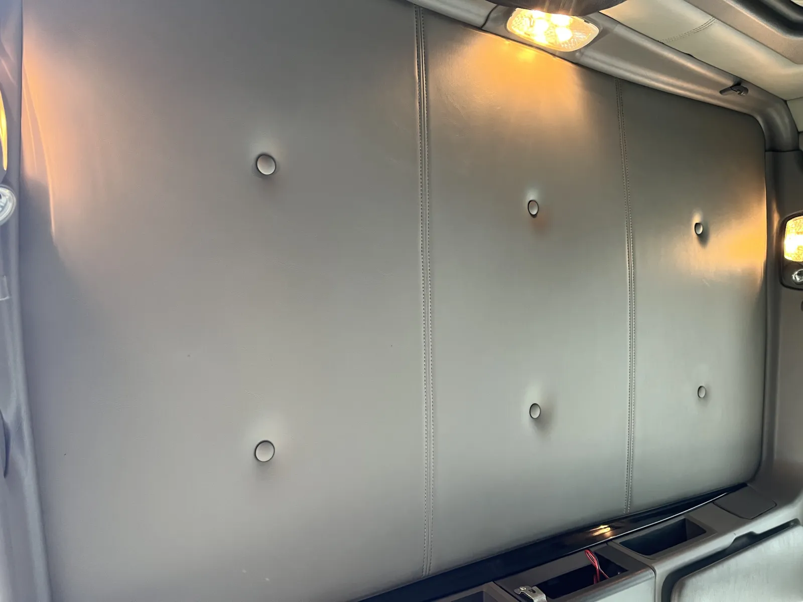 2008 Kenworth T800 - image 20