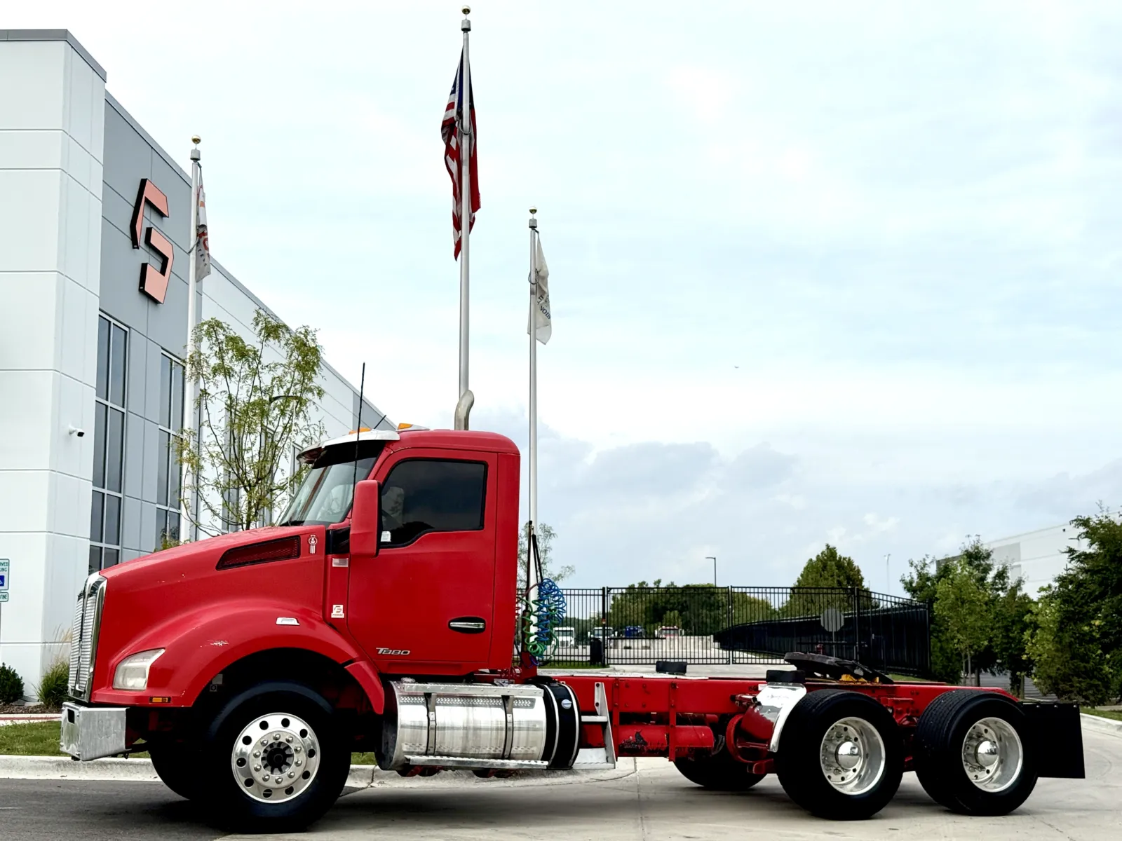 2015 Kenworth T880 - image 1