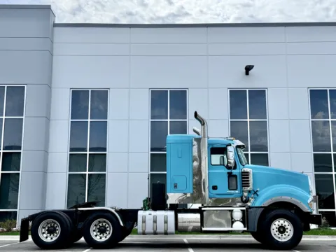 Another view of 2016 MACK TITAN TD713 for sale in New Lenox, IL at Forge Truck Centers - Illinois