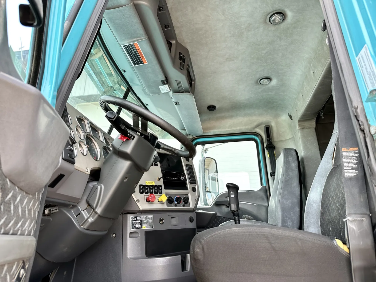 2016 Mack - image 14