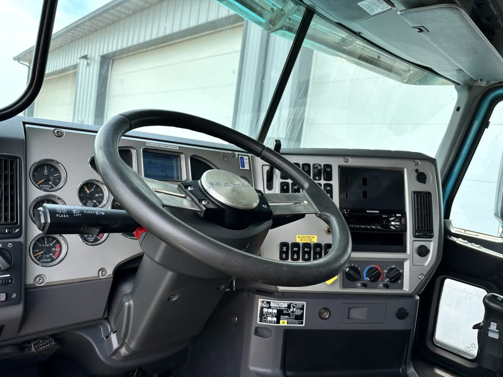 2016 Mack - image 15