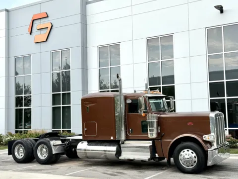 Photos of 2018 PETERBILT 389 for sale in New Lenox, IL at Forge Truck Centers - Illinois