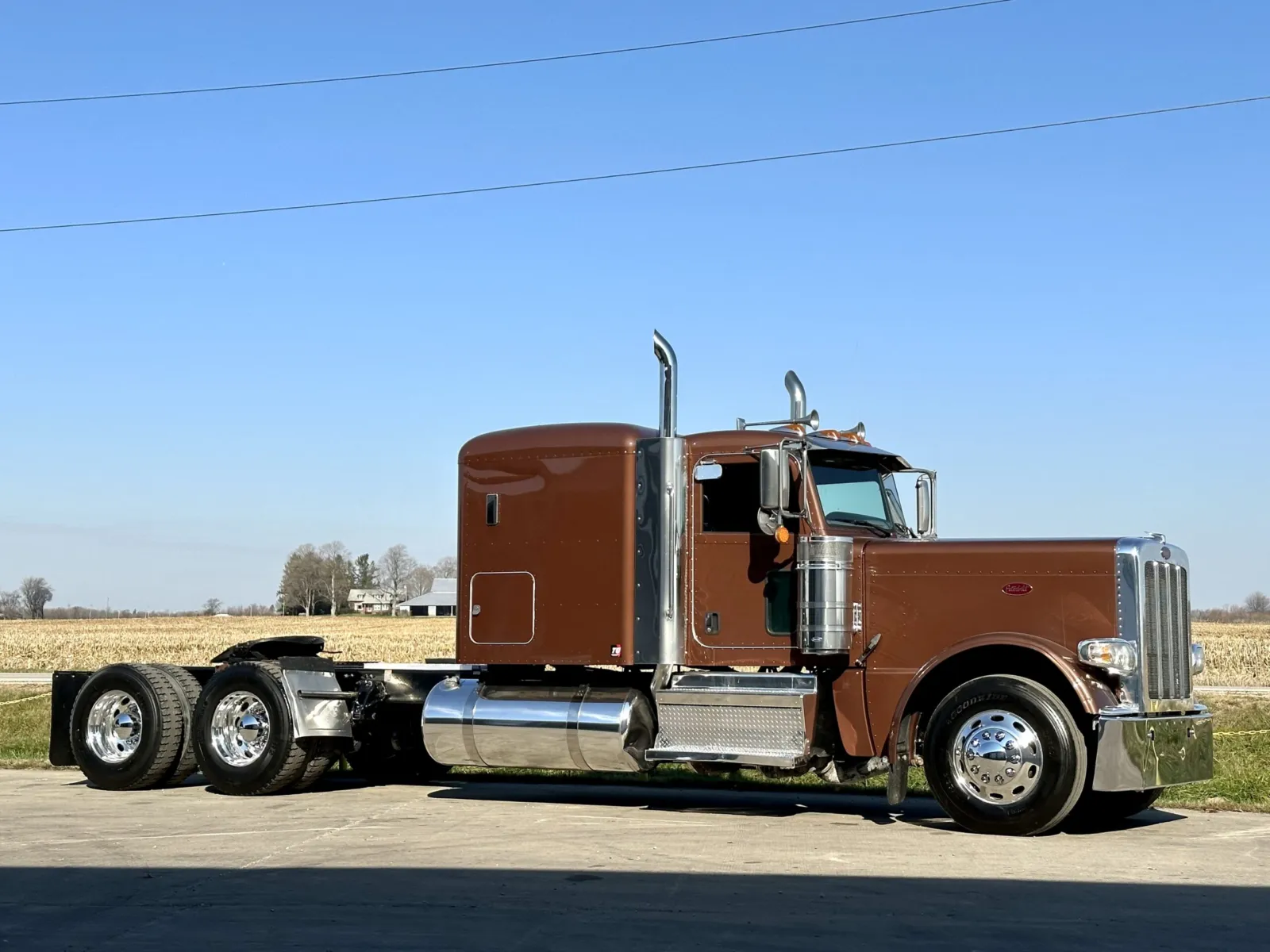2018 Peterbilt 389 - image 2