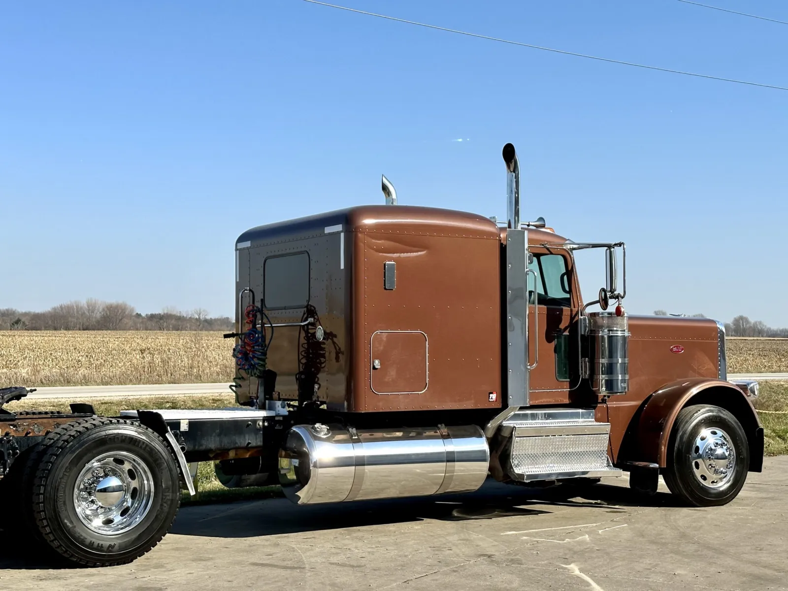 2018 Peterbilt 389 - image 7