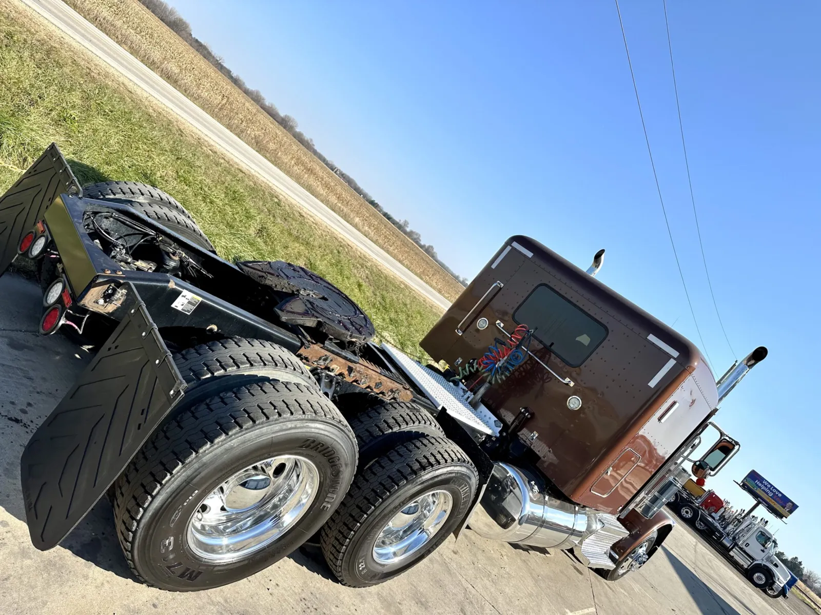 2018 Peterbilt 389 - image 11