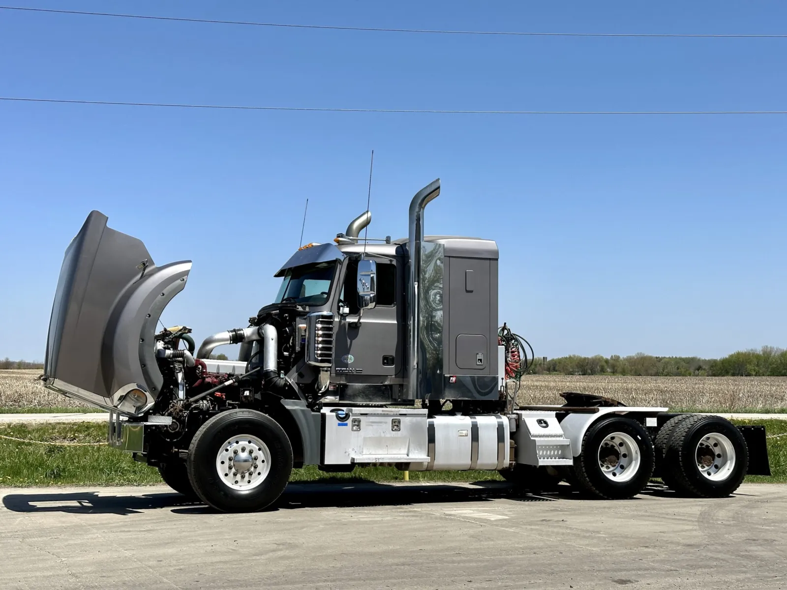 2017 Mack - image 10