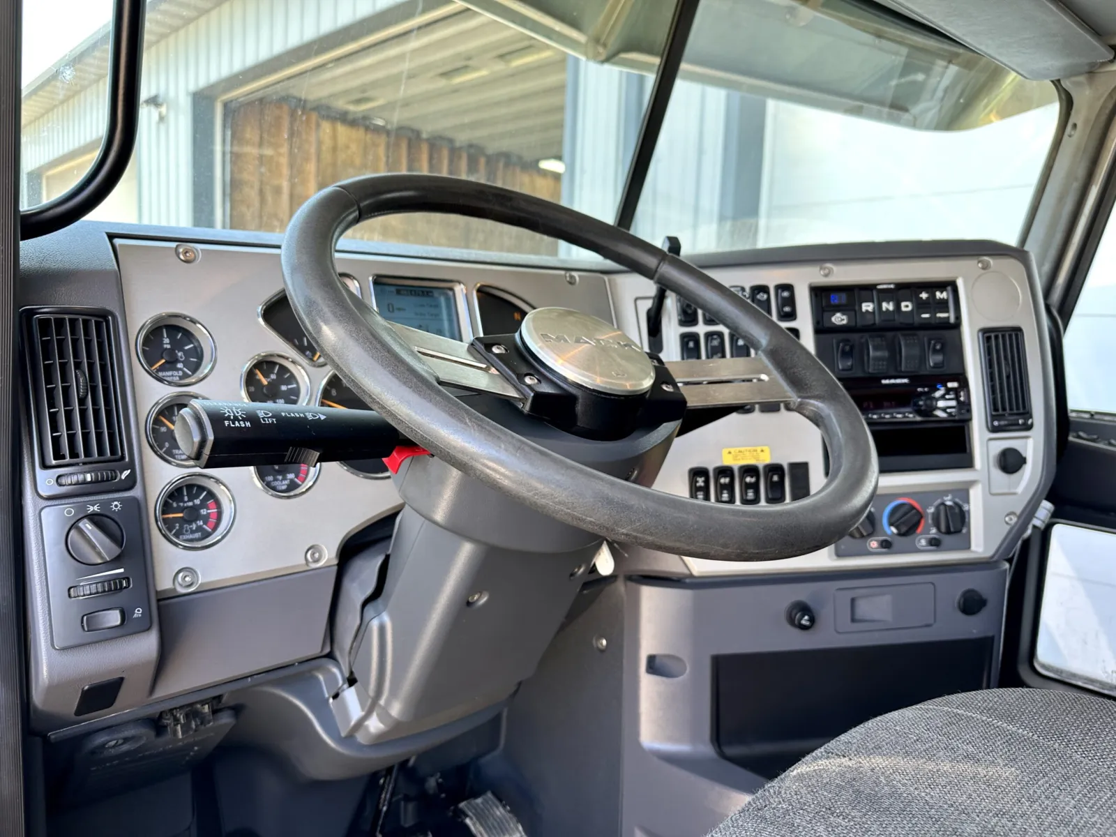 2017 Mack - image 16