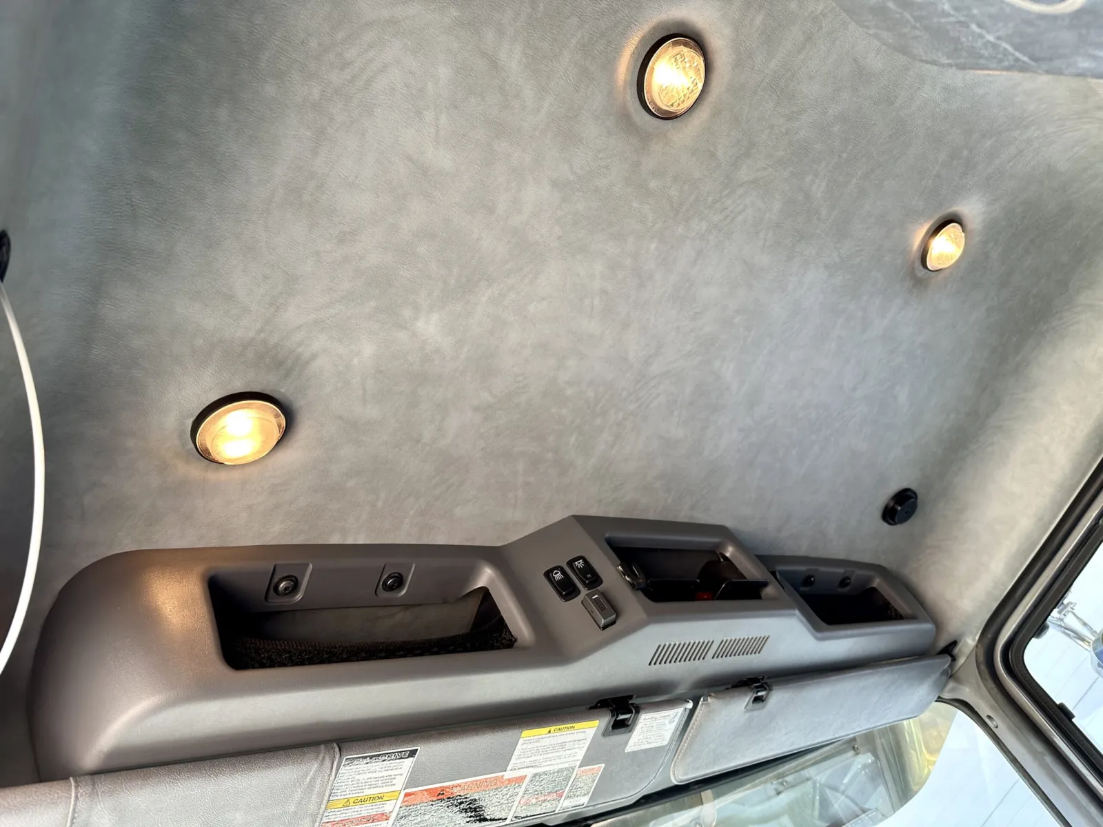 2017 Mack - image 21