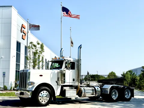 2022 PETERBILT 389 for sale in New Lenox, IL