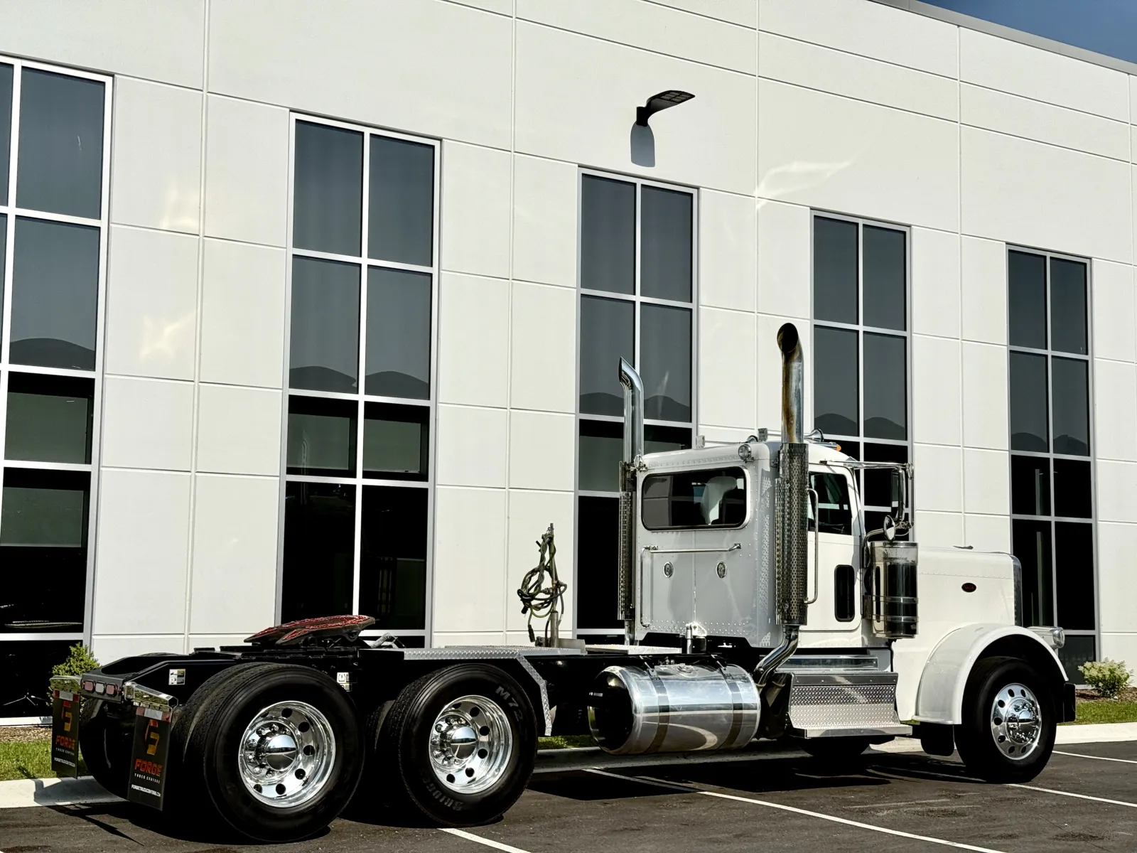 2022 Peterbilt 389 - image 5