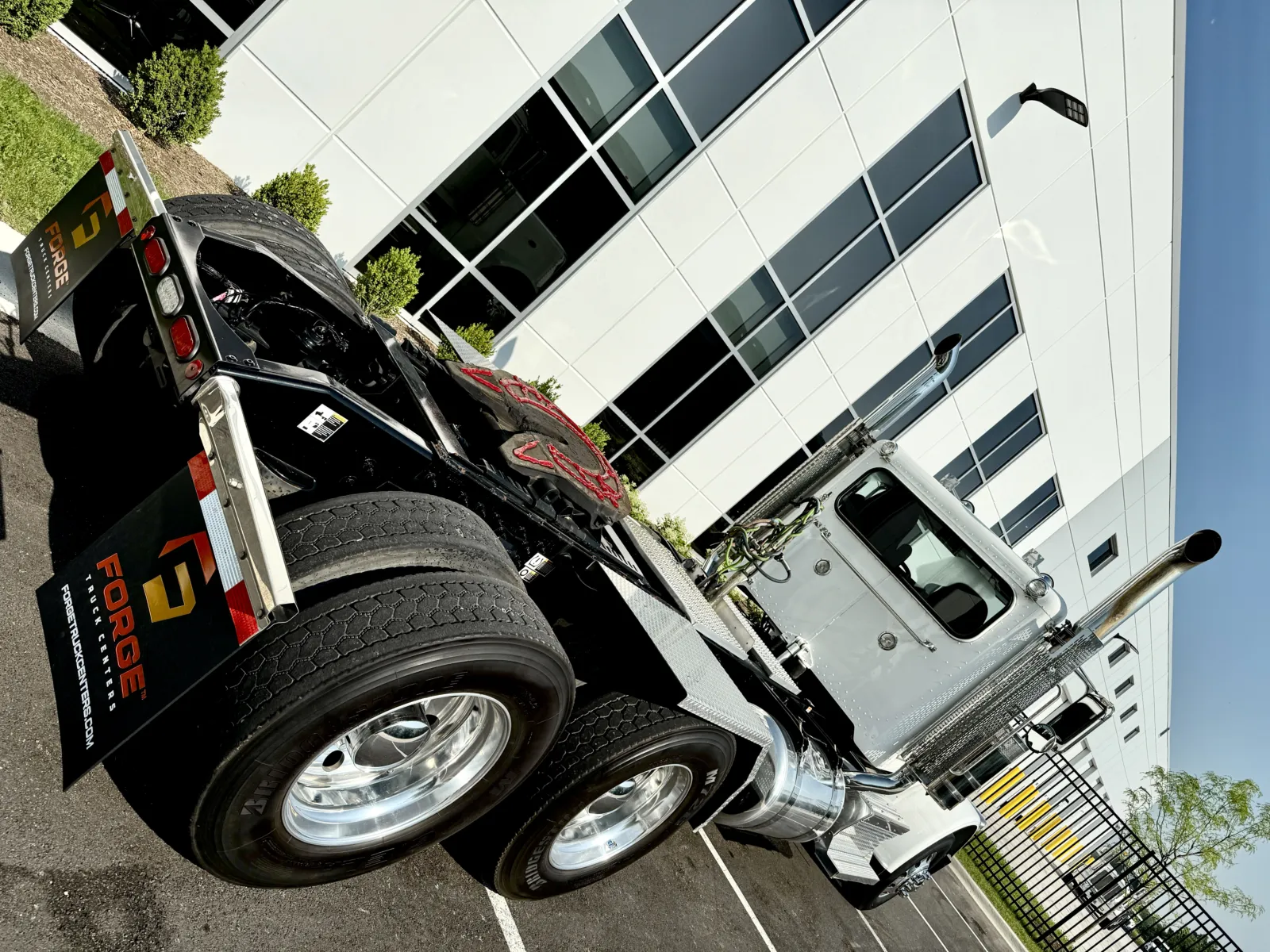 2022 Peterbilt 389 - image 11