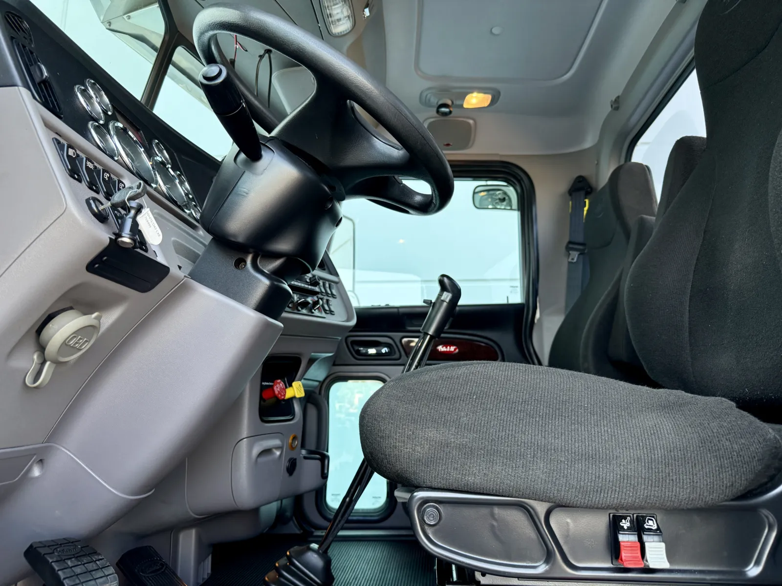 2022 Peterbilt 389 - image 14