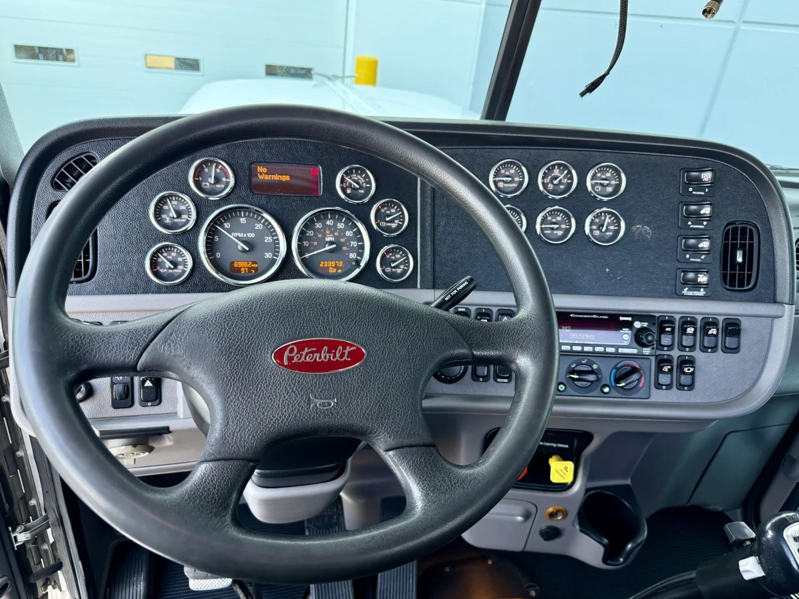 2022 Peterbilt 389 - image 16