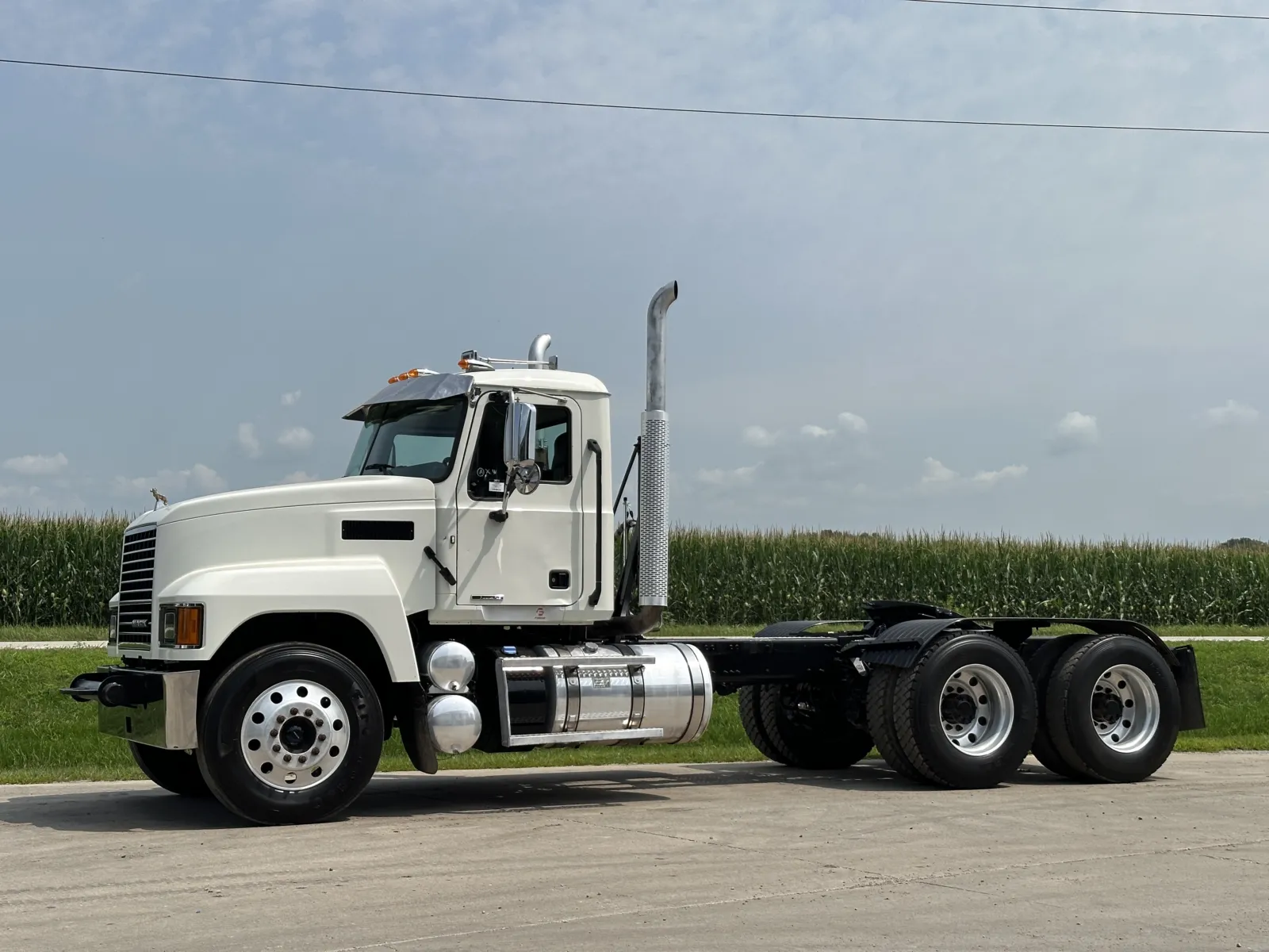 2019 Mack Pinnacle - image 2