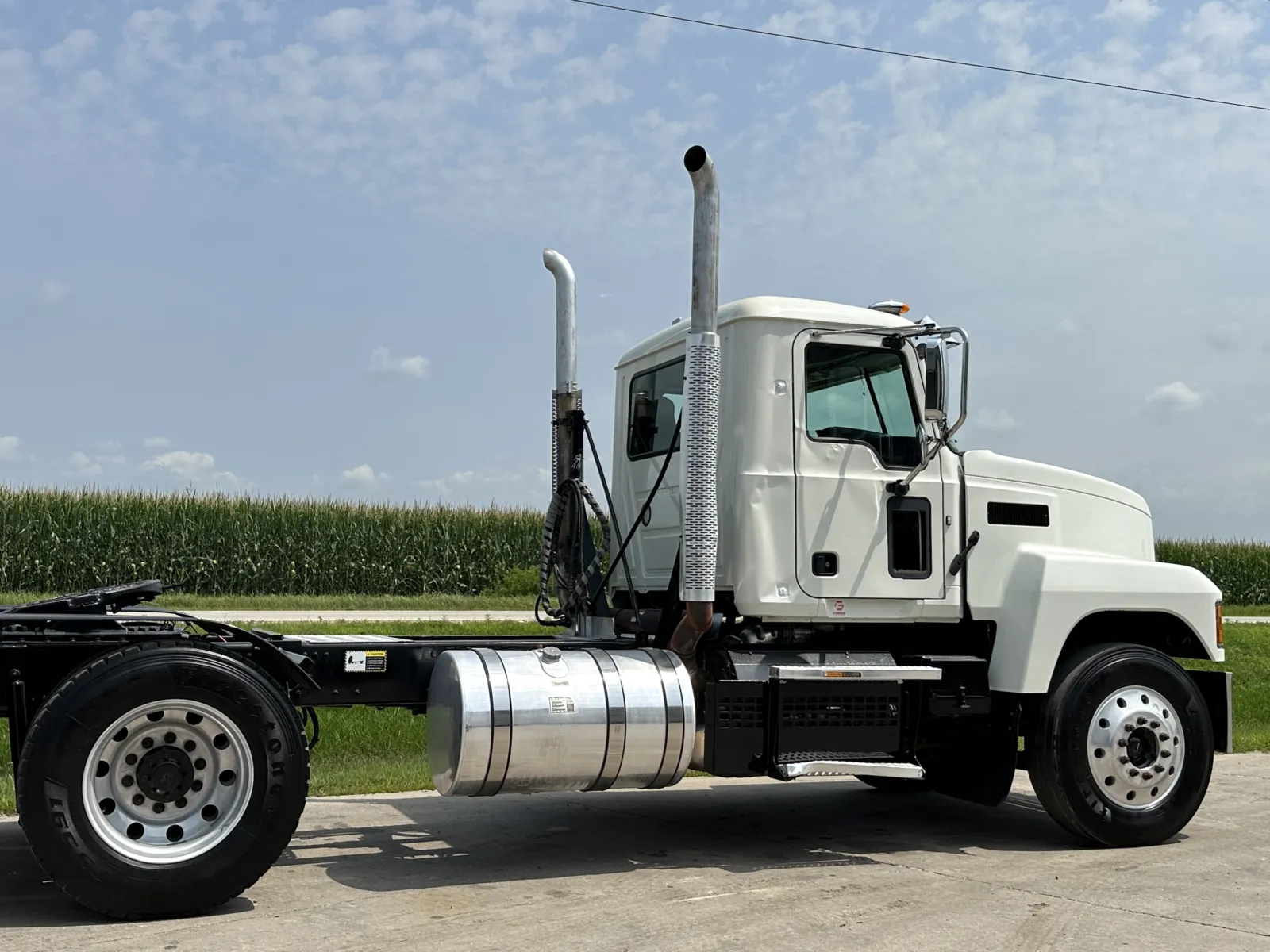 2019 Mack Pinnacle - image 7