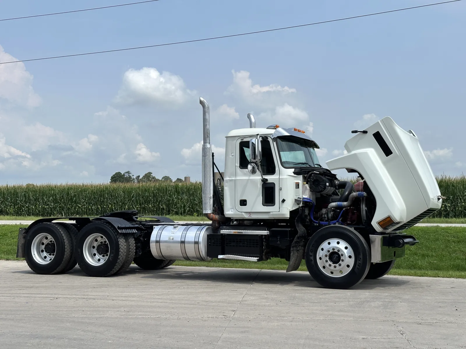 2019 Mack Pinnacle - image 9