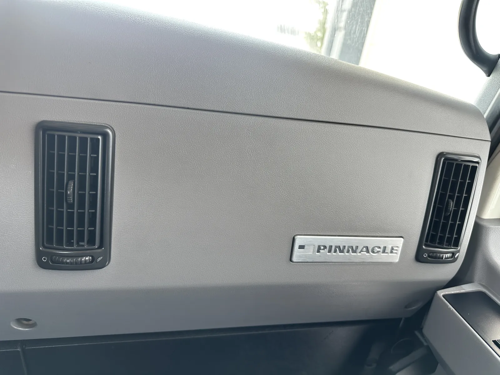 2019 Mack Pinnacle - image 20