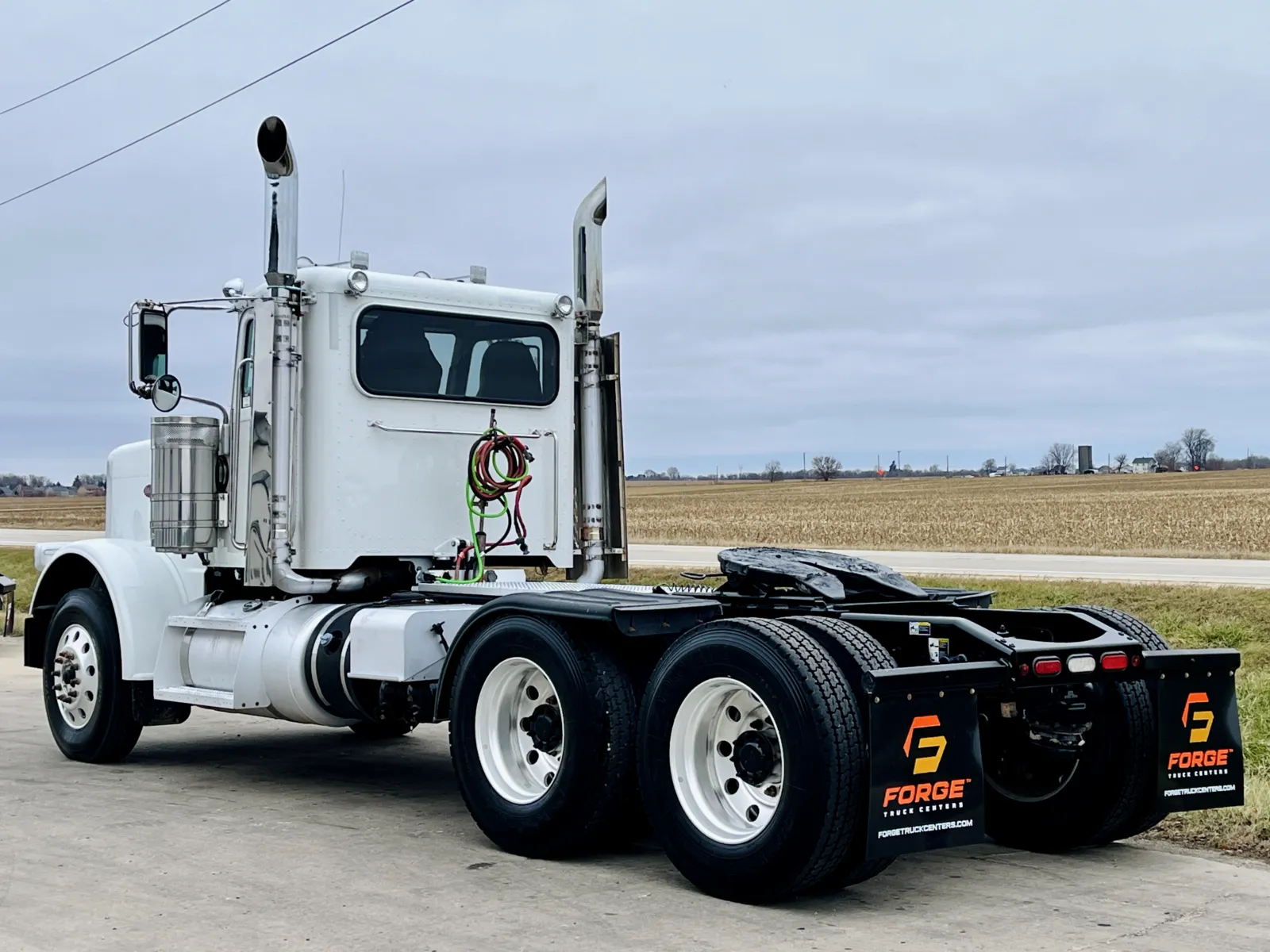 2019 Peterbilt 389 - image 6