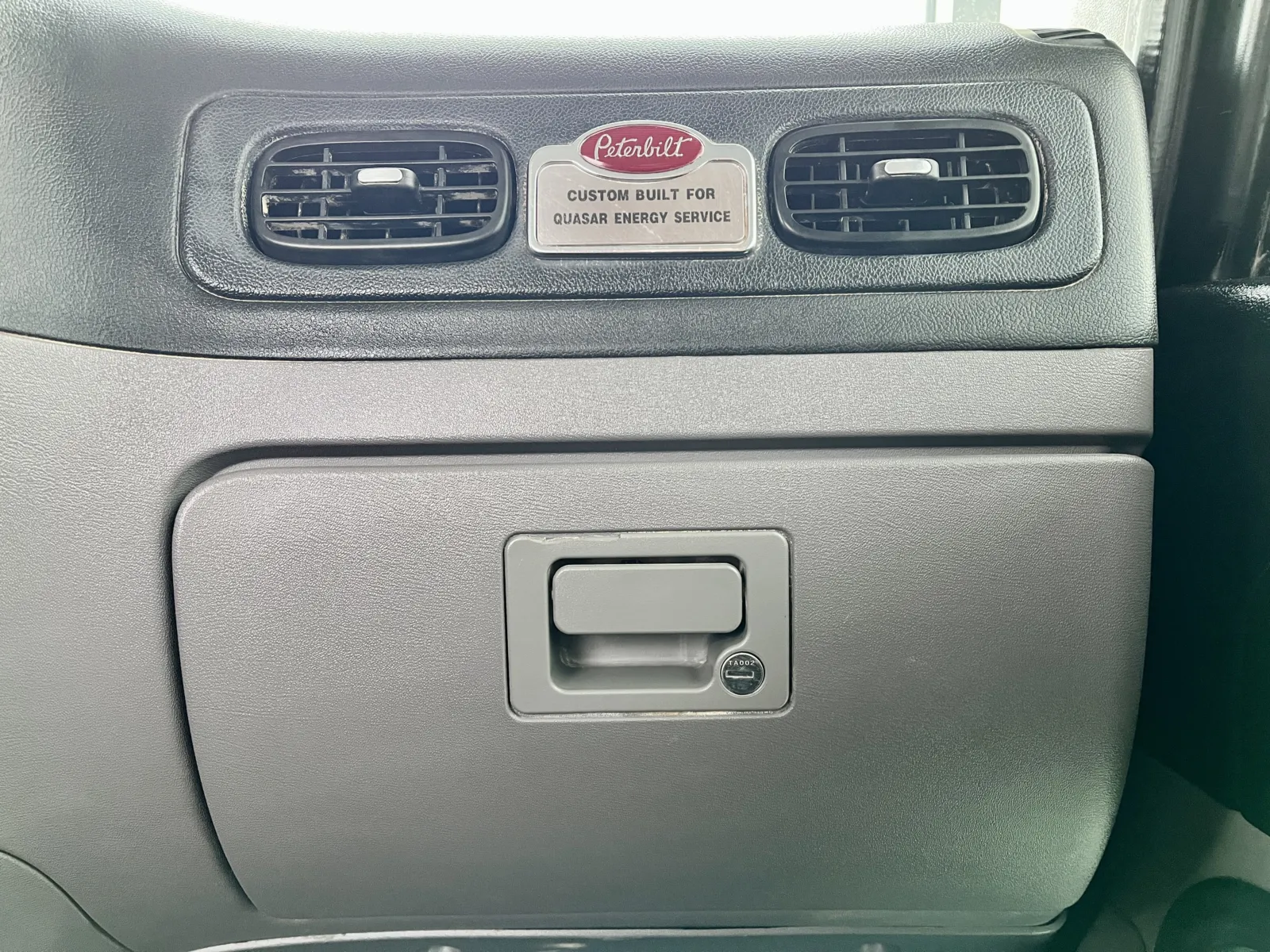 2019 Peterbilt 389 - image 19